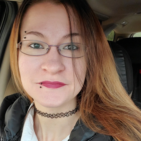 Meet your Posher, Donetta - Picture 1 of 1